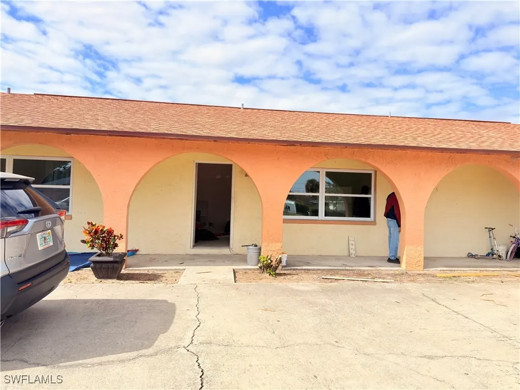 2241 Sunshine Boulevard Naples FL 34116
