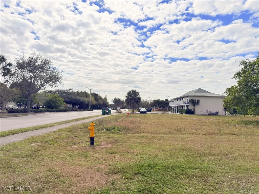 2241 Sunshine Boulevard Naples FL 34116