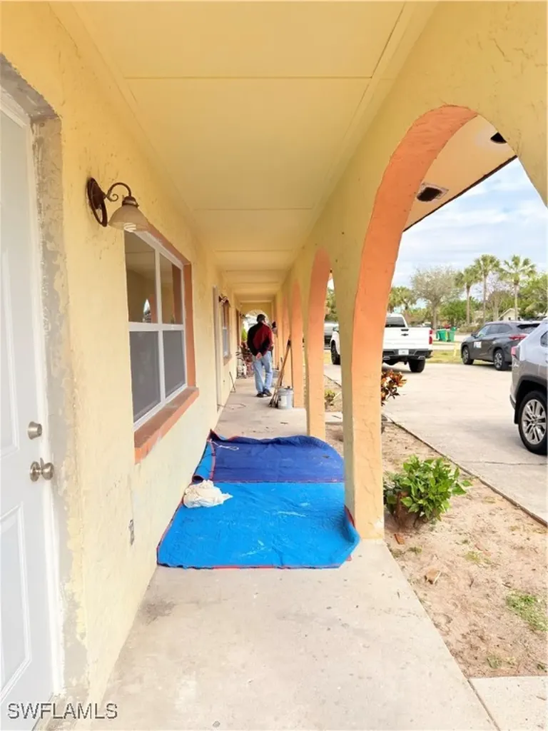 2241 Sunshine Boulevard Naples FL 34116