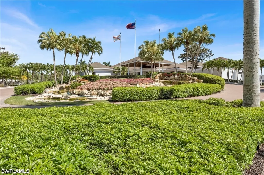 508 Courtside Drive Naples FL 34105