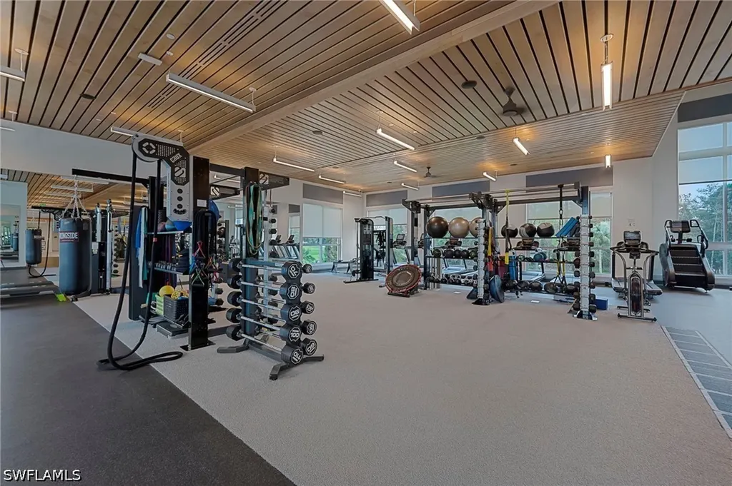 508 Courtside Drive Naples FL 34105