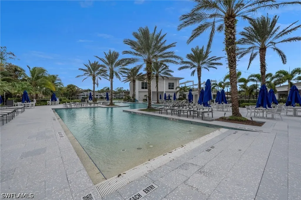 508 Courtside Drive Naples FL 34105