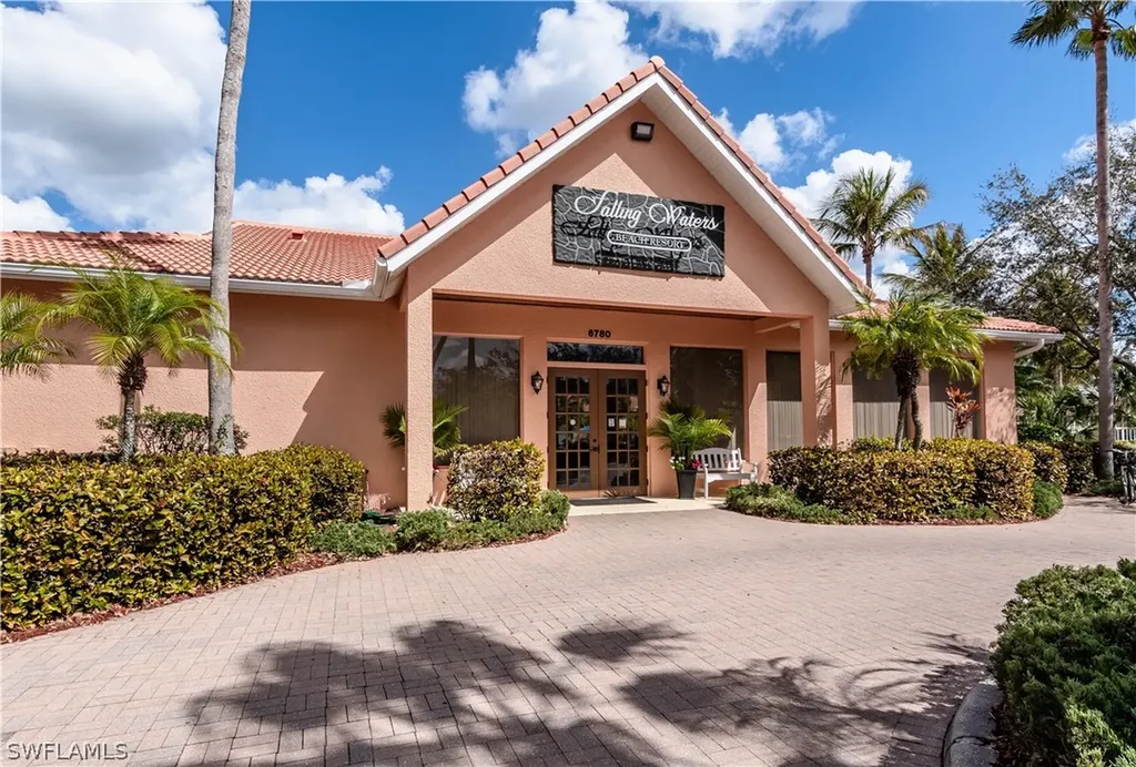 6830 Beach Resort Drive Naples FL 34114