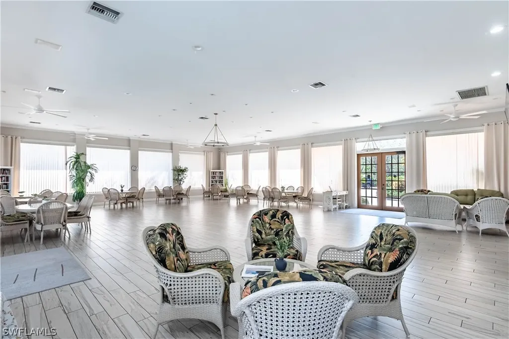 6830 Beach Resort Drive Naples FL 34114