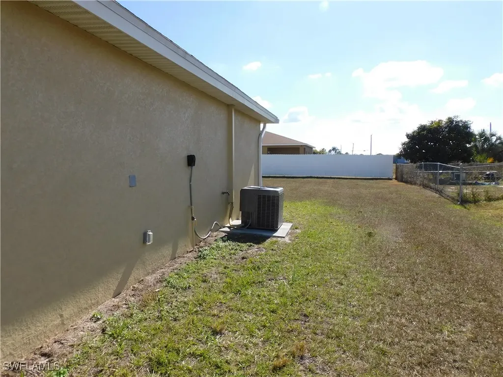 9026 Maywood Circle N Labelle FL 33935