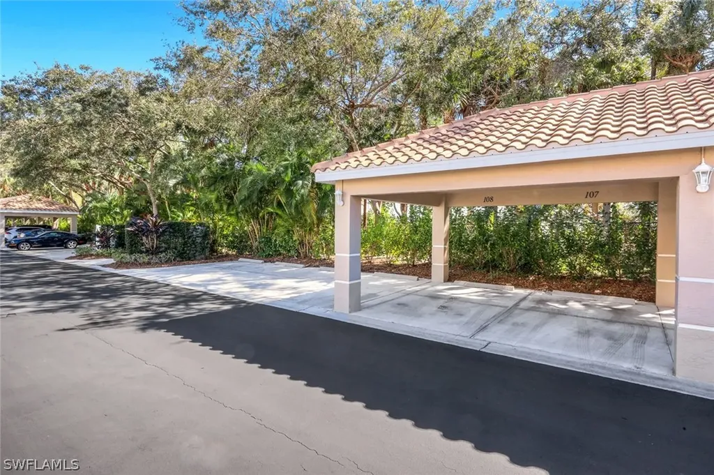 8239 Parkstone Place Naples FL 34120