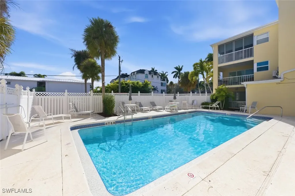 900 8th Avenue S Naples FL 34102