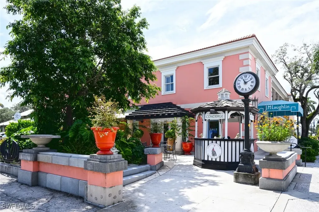 900 8th Avenue S Naples FL 34102