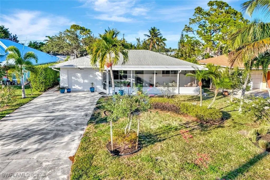 55 9th Street Bonita Springs FL 34134
