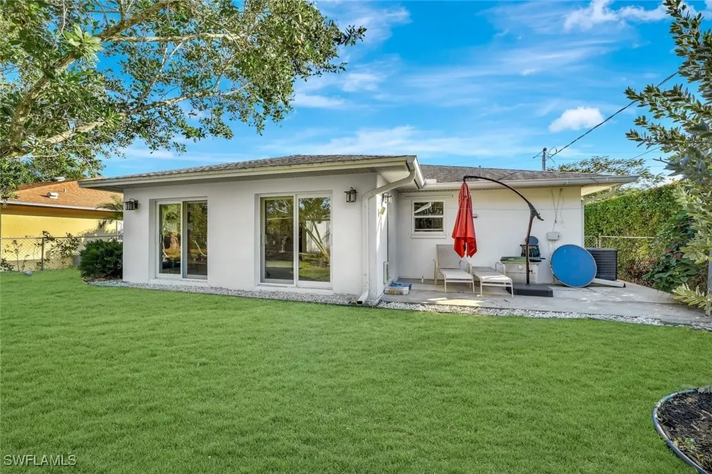 55 9th Street Bonita Springs FL 34134