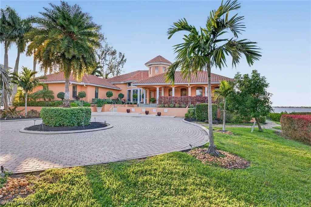 2600 Mcgregor Boulevard Fort Myers FL 33901