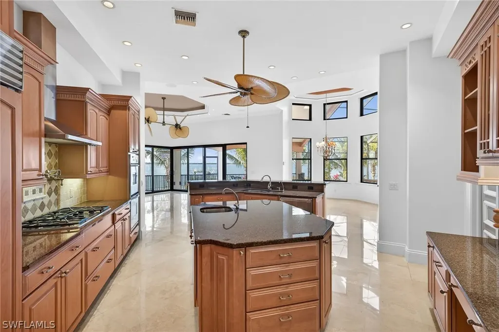 2600 Mcgregor Boulevard Fort Myers FL 33901