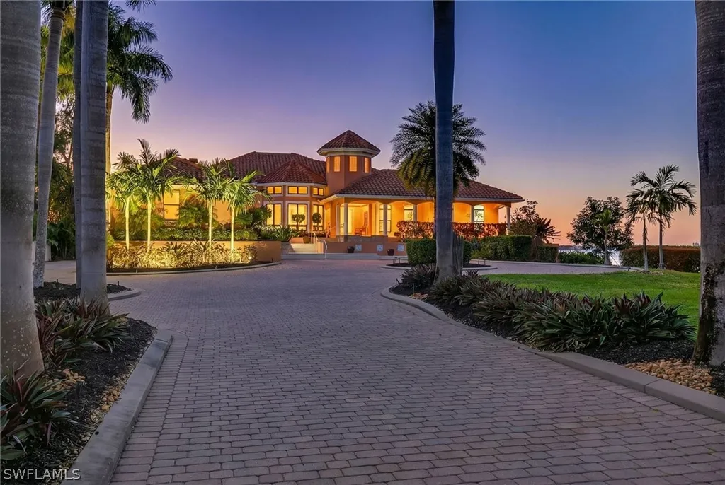 2600 Mcgregor Boulevard Fort Myers FL 33901