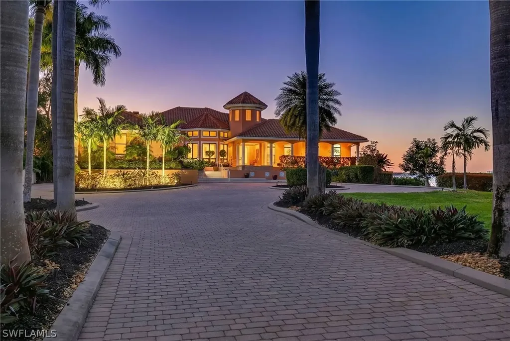 2600 Mcgregor Boulevard Fort Myers FL 33901