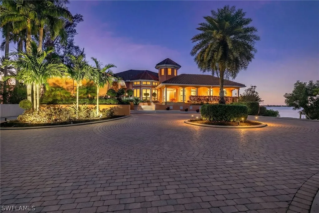 2600 Mcgregor Boulevard Fort Myers FL 33901