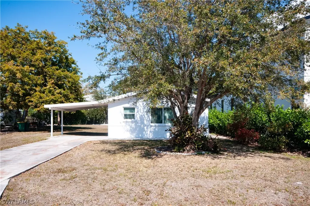 2685 Van Buren Avenue Naples FL 34112