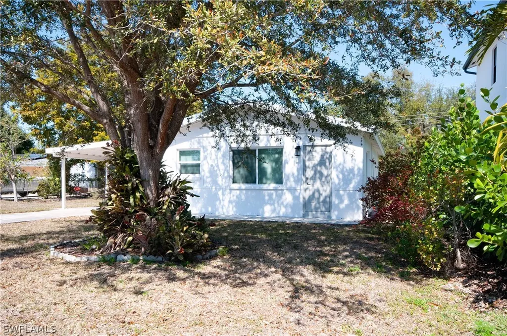 2685 Van Buren Avenue Naples FL 34112