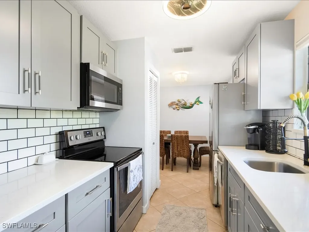 2469 Florida Avenue Naples FL 34112
