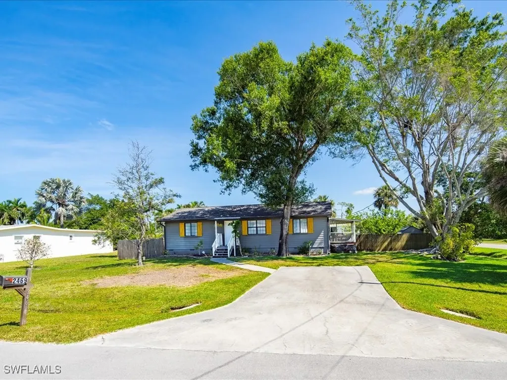 2469 Florida Avenue Naples FL 34112