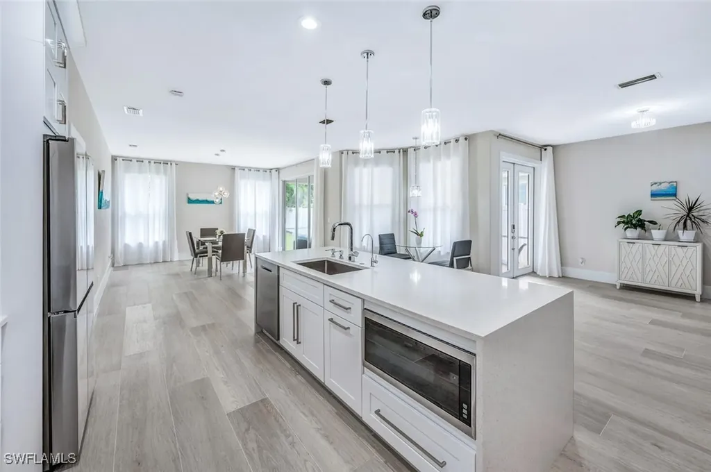 8260 Laurel Lakes Boulevard Naples FL 34119