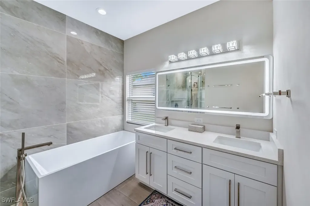 8260 Laurel Lakes Boulevard Naples FL 34119