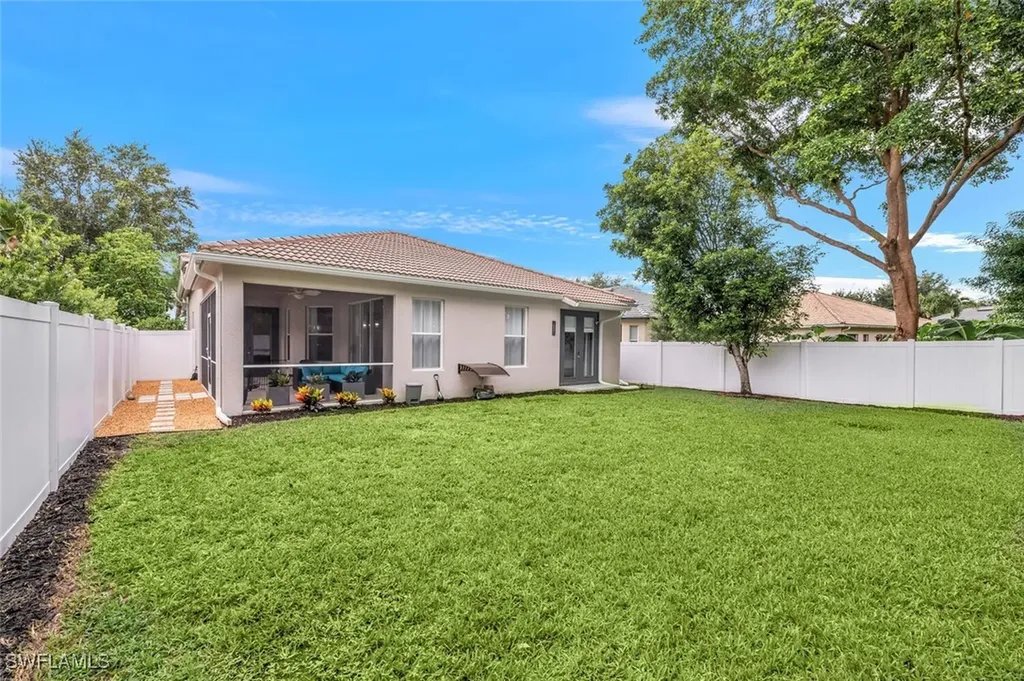 8260 Laurel Lakes Boulevard Naples FL 34119