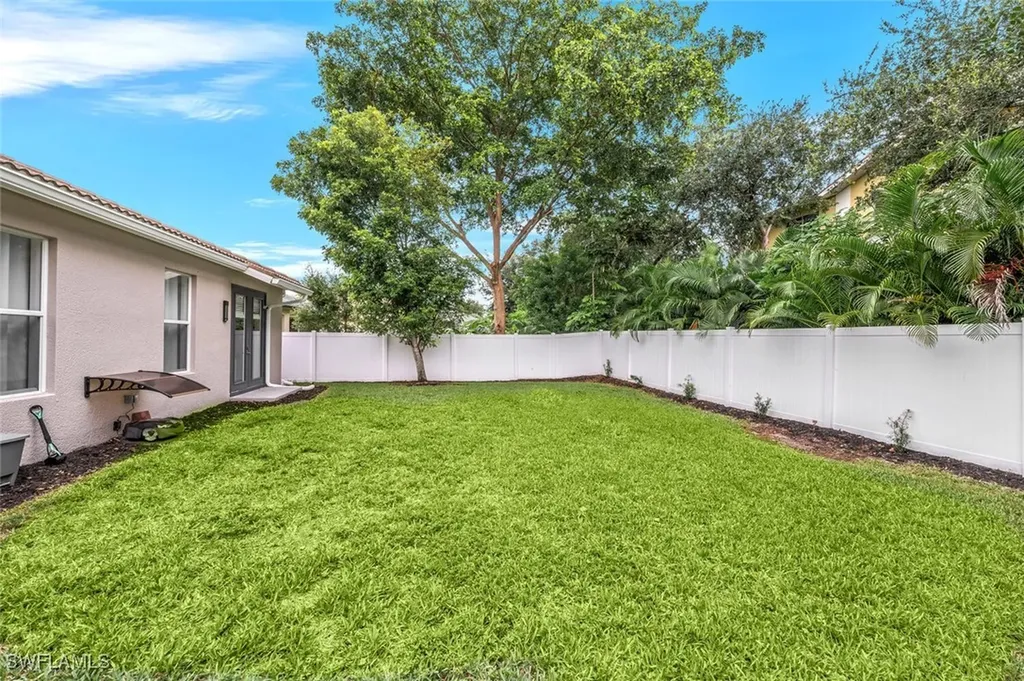 8260 Laurel Lakes Boulevard Naples FL 34119