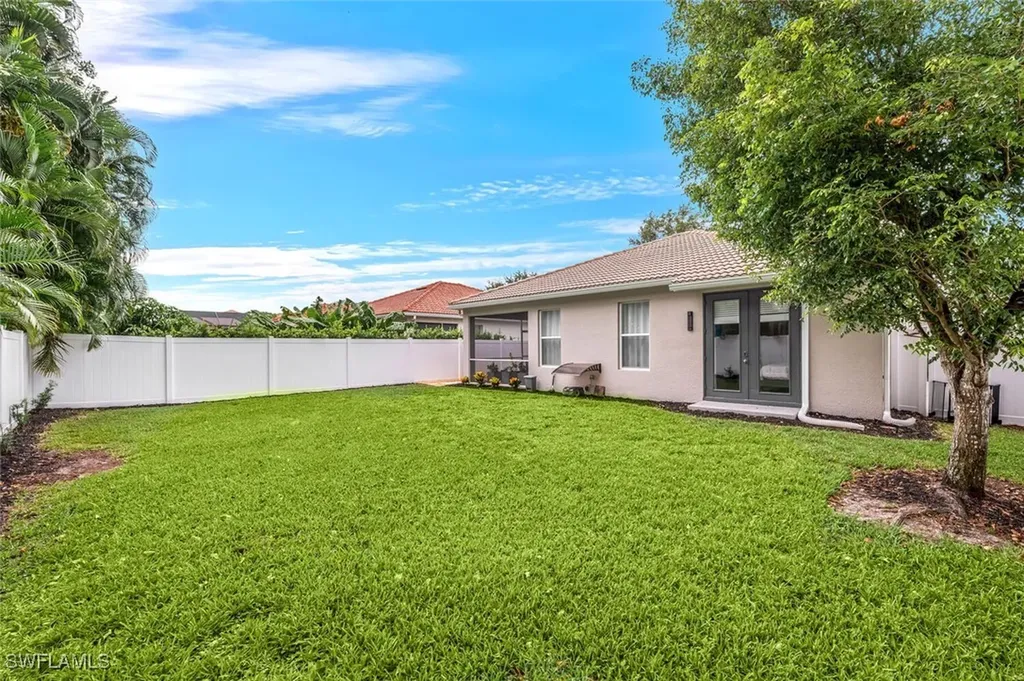 8260 Laurel Lakes Boulevard Naples FL 34119