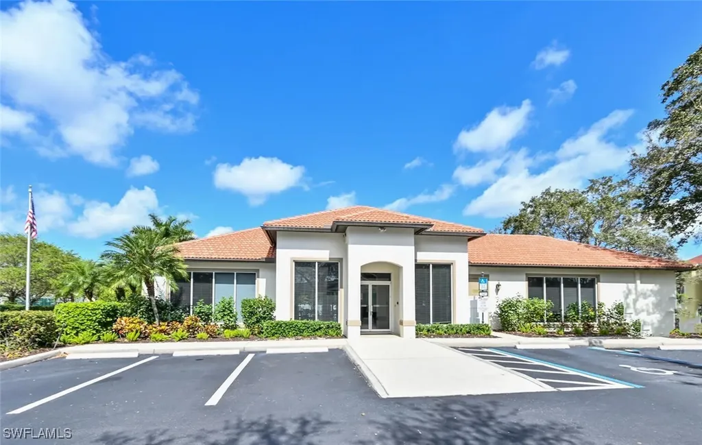 8260 Laurel Lakes Boulevard Naples FL 34119