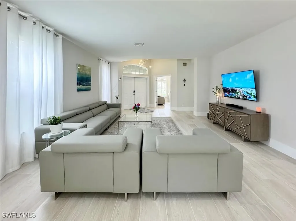 8260 Laurel Lakes Boulevard Naples FL 34119