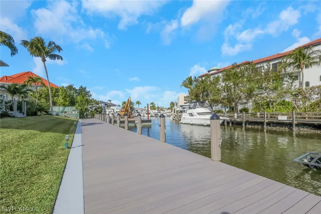 1351 Curlew Avenue Naples FL 34102