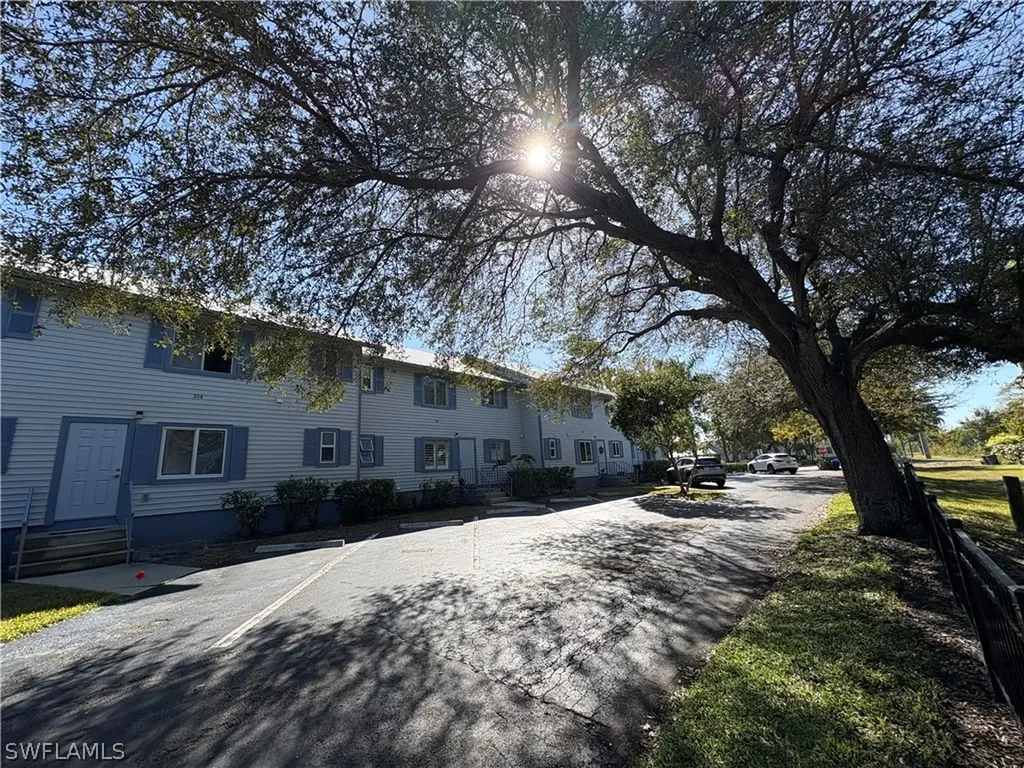 1251 7th Avenue N Naples FL 34102