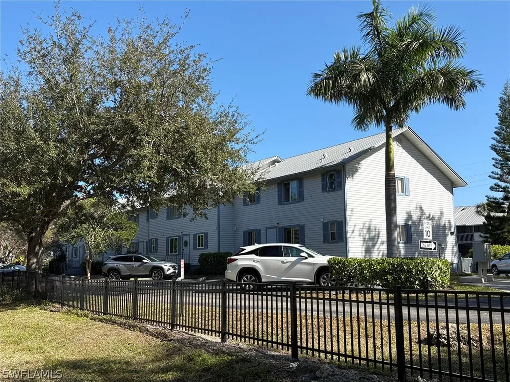 1251 7th Avenue N Naples FL 34102