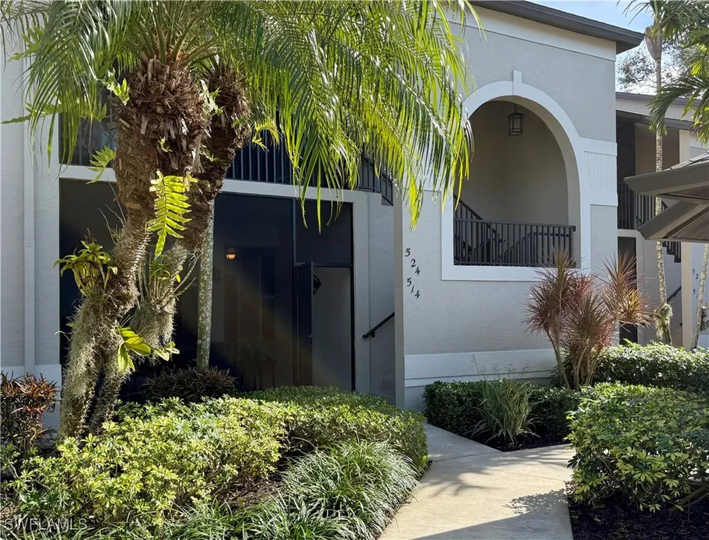 8600 Naples Heritage Drive Naples FL 34112