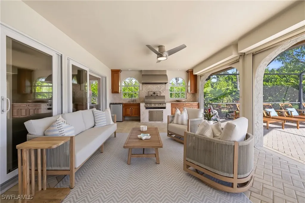 4916 Crayton Road Naples FL 34103