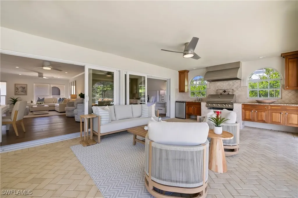 4916 Crayton Road Naples FL 34103