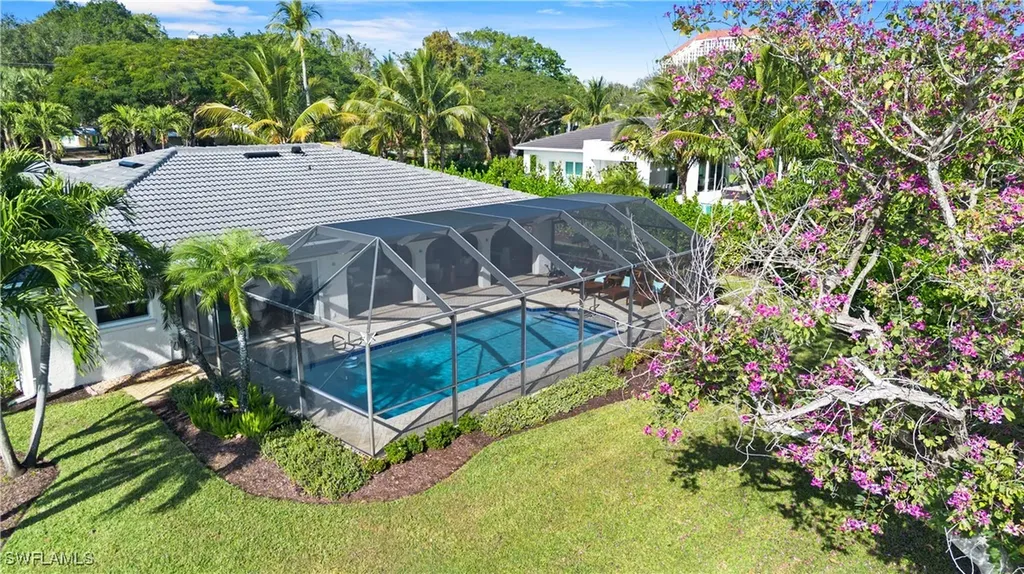 4916 Crayton Road Naples FL 34103