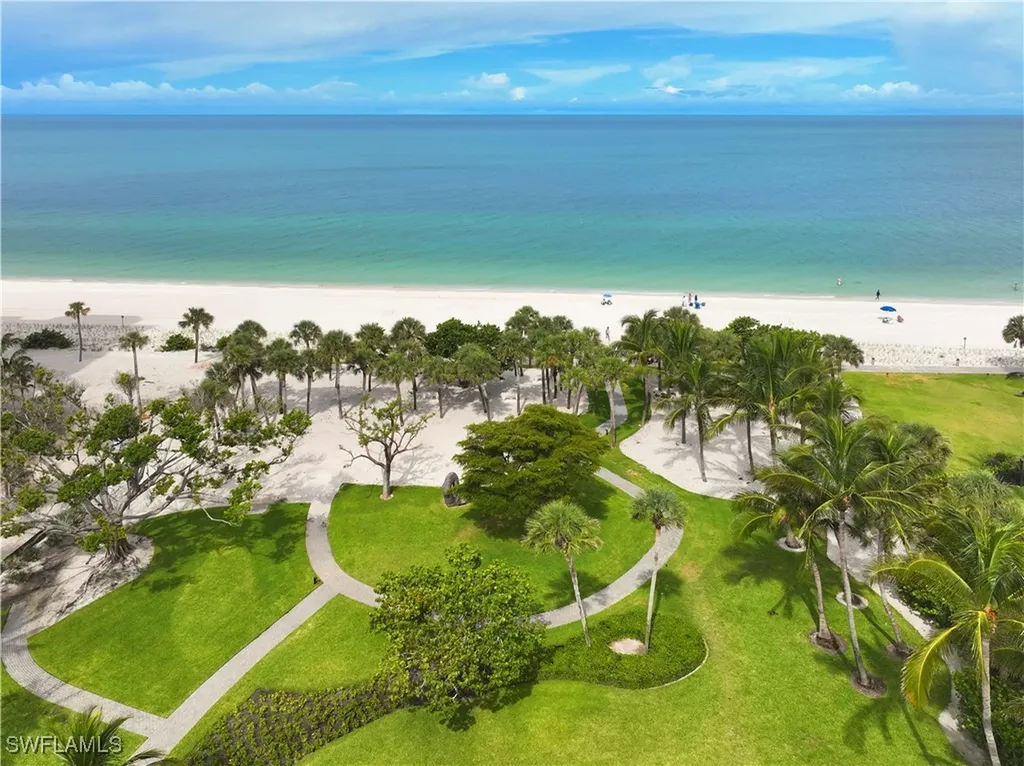 4916 Crayton Road Naples FL 34103