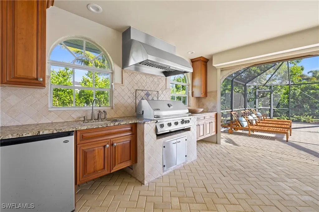 4916 Crayton Road Naples FL 34103