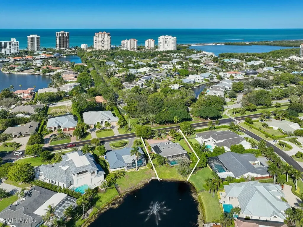 4916 Crayton Road Naples FL 34103