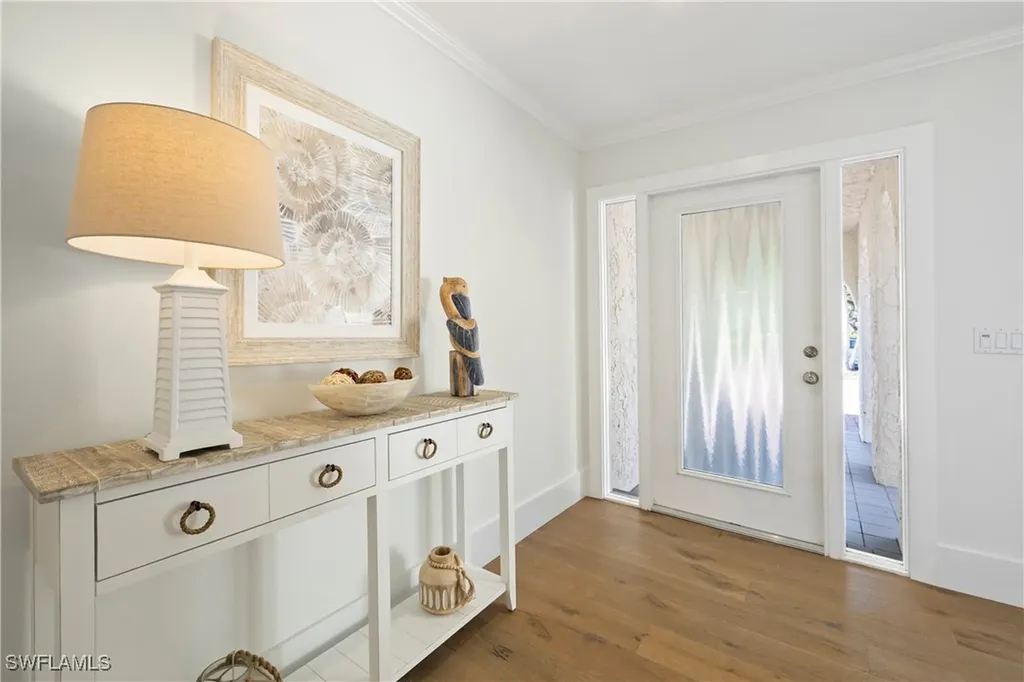 4916 Crayton Road Naples FL 34103