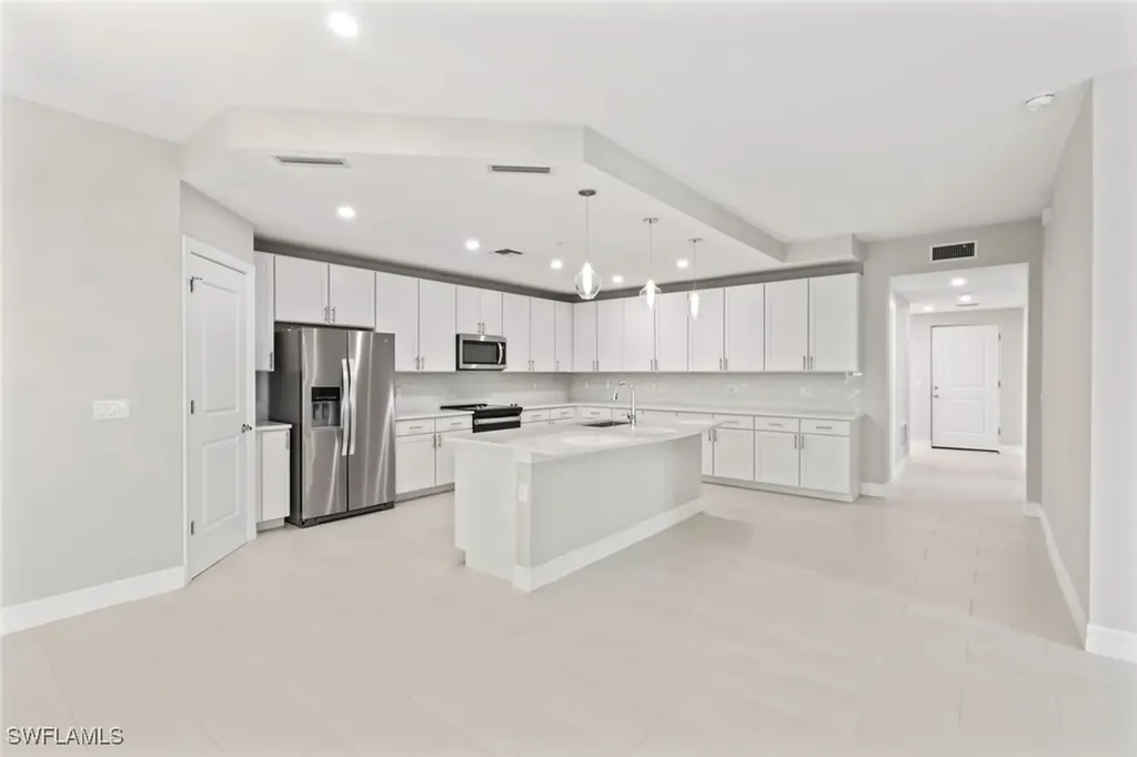 196 Indies Drive E Naples FL 34114