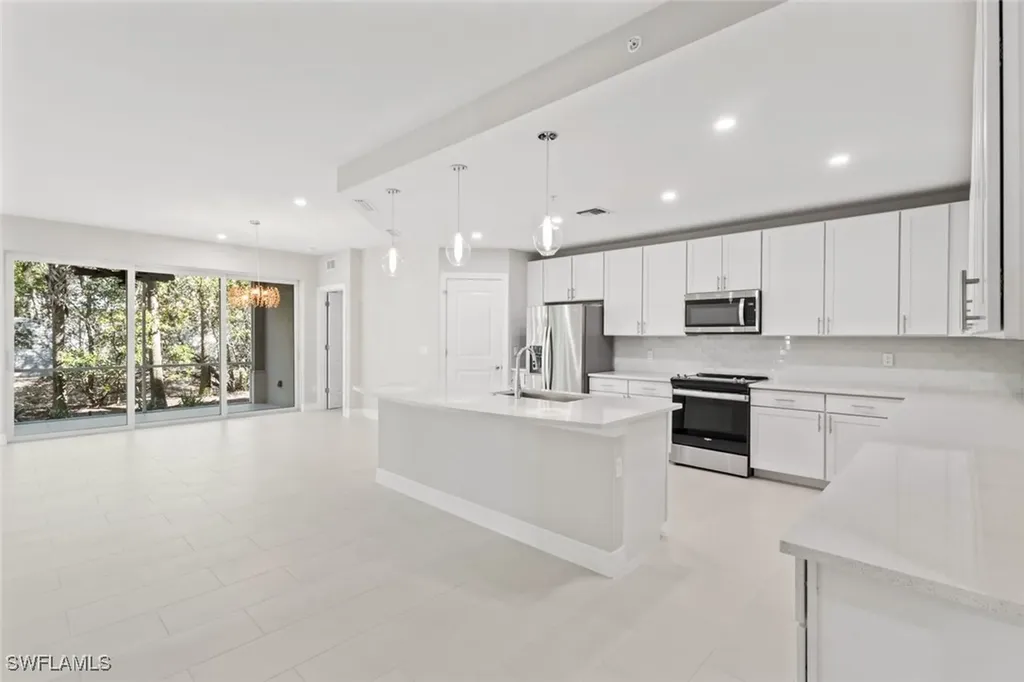 196 Indies Drive E Naples FL 34114