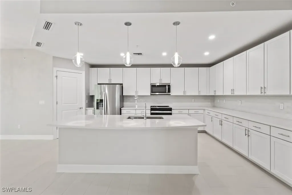 196 Indies Drive E Naples FL 34114