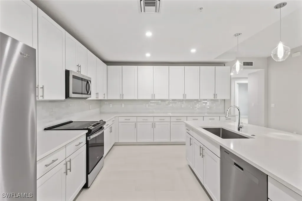 196 Indies Drive E Naples FL 34114