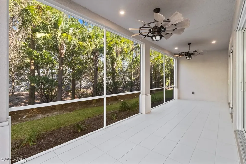196 Indies Drive E Naples FL 34114