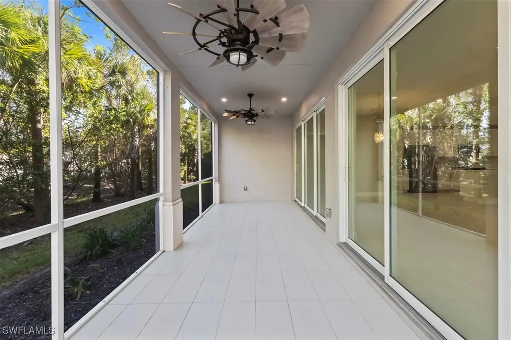 196 Indies Drive E Naples FL 34114