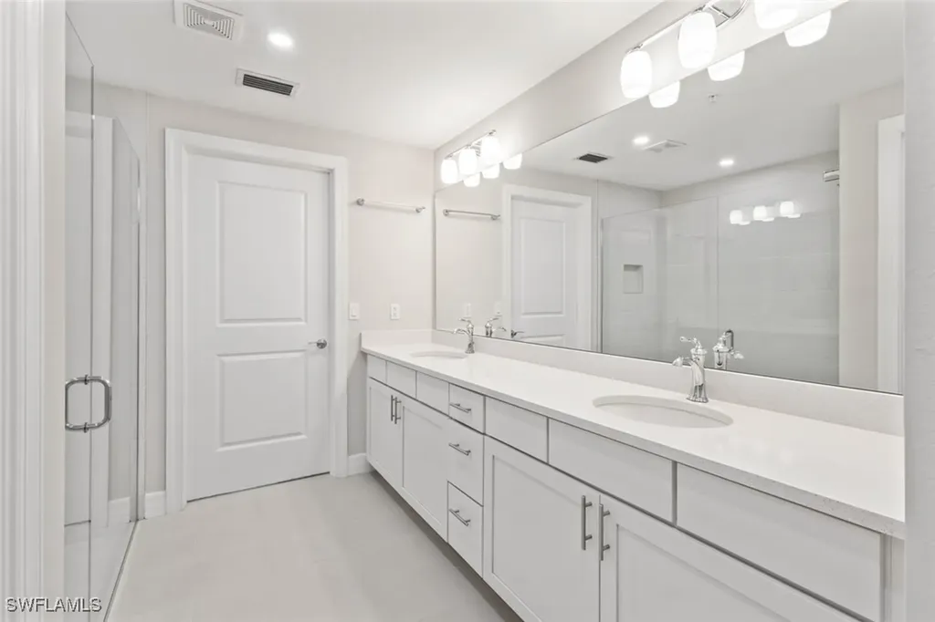 196 Indies Drive E Naples FL 34114