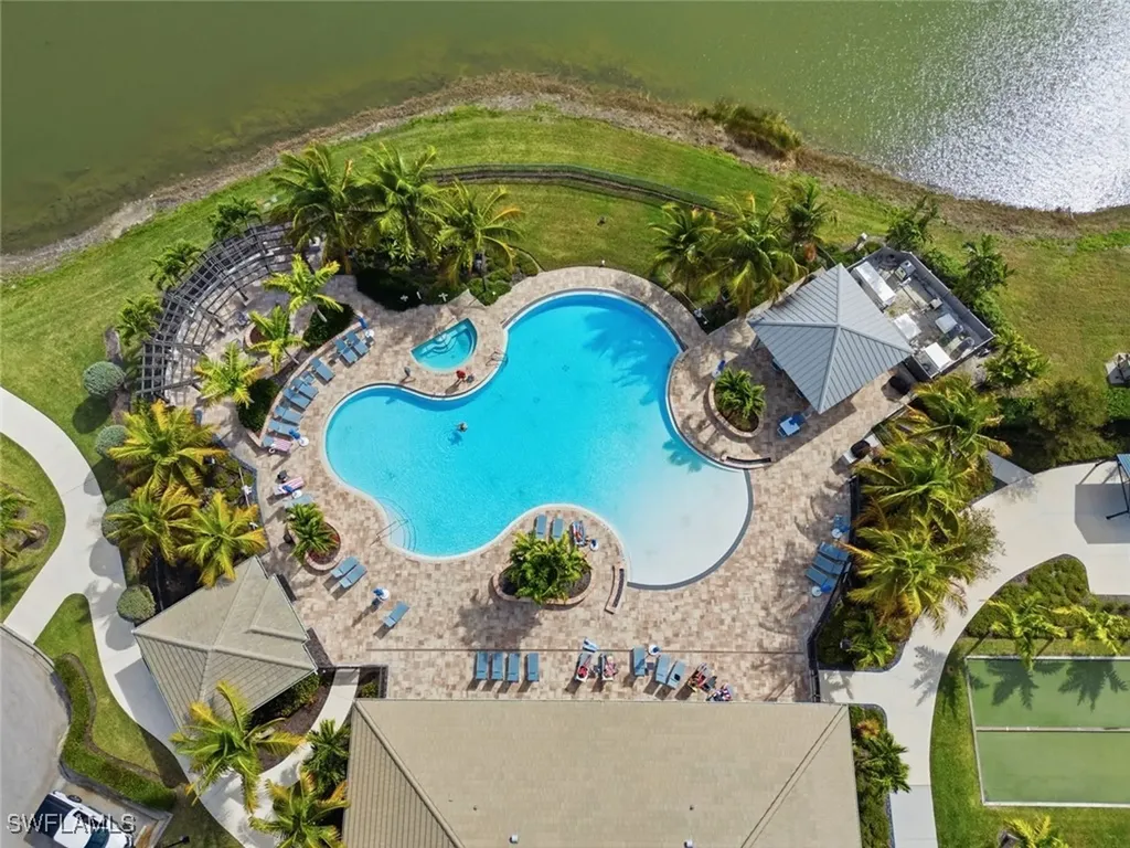 196 Indies Drive E Naples FL 34114