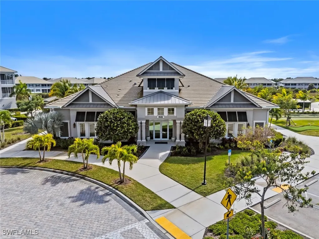 196 Indies Drive E Naples FL 34114